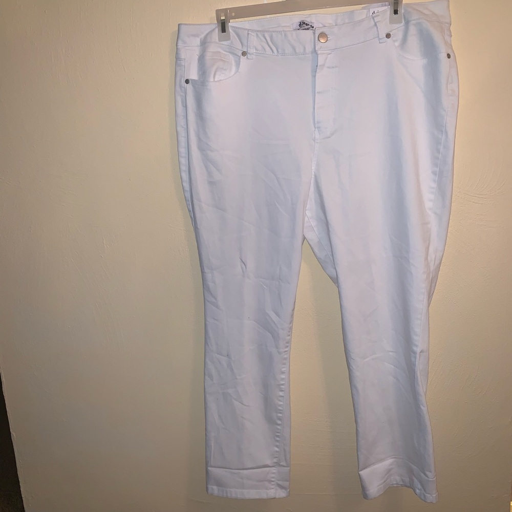 NWT Women’s White Skinny Jeans
